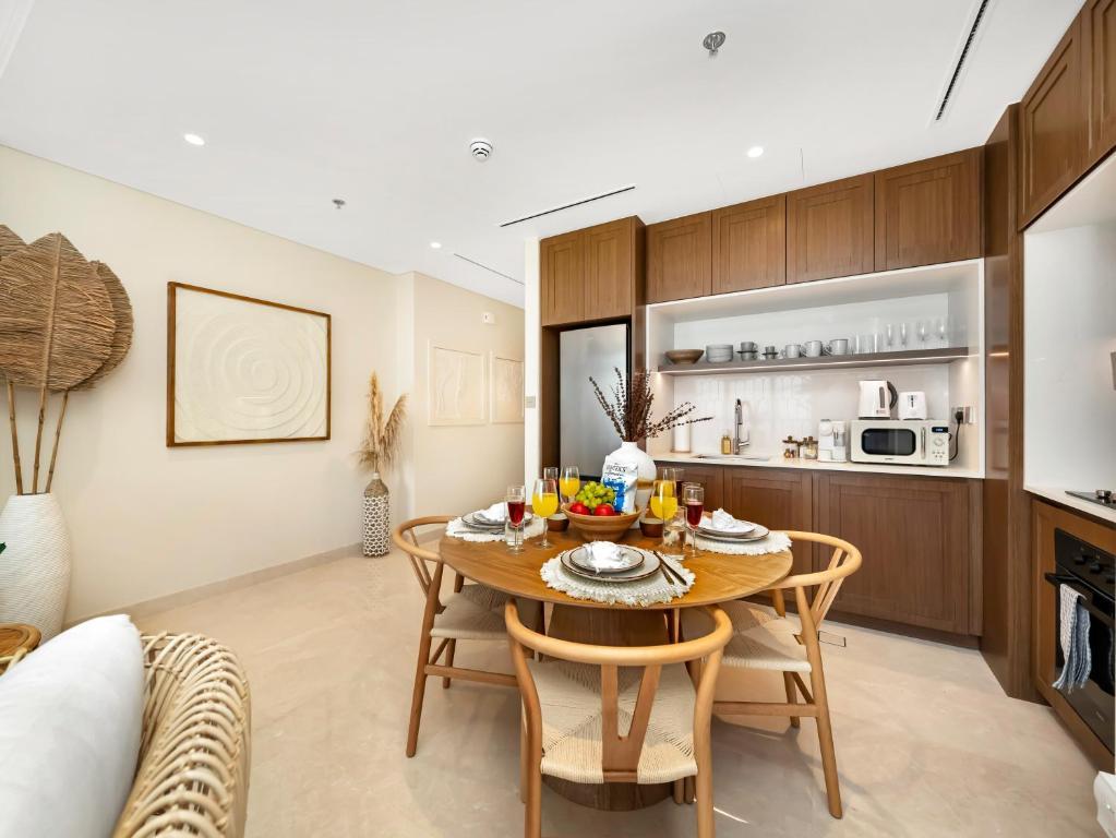 Palm Views in NEW Palace Beach Residence