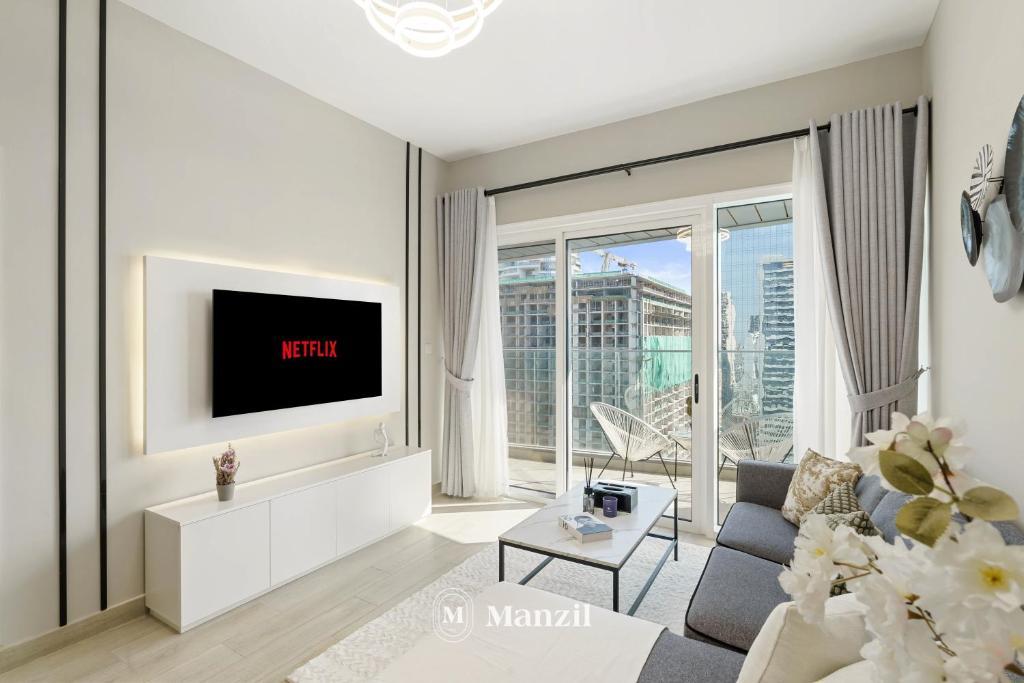 Stylish 1BR Apartment in JVC near Circle Mall