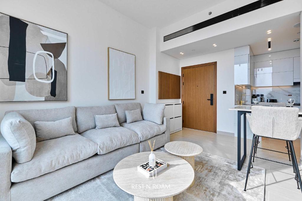 Luxury 1B - CityView Near Parks and Mall JVC