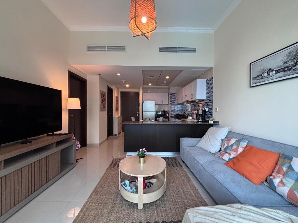 Premium 1BR in Dubai Marina King Bed, Marina View, Near JBR, Beach & Vibrant Nightlife