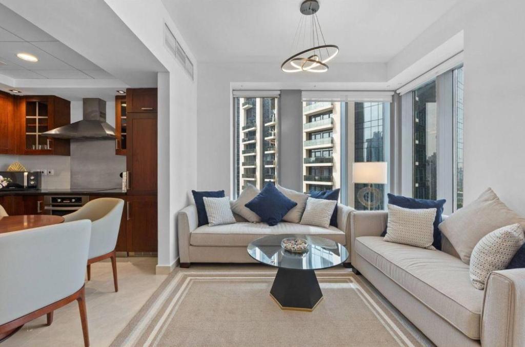 Luxury Burj Khalifa & Fountain View Apartments Steps to Dubai Mall by Simply Comfort