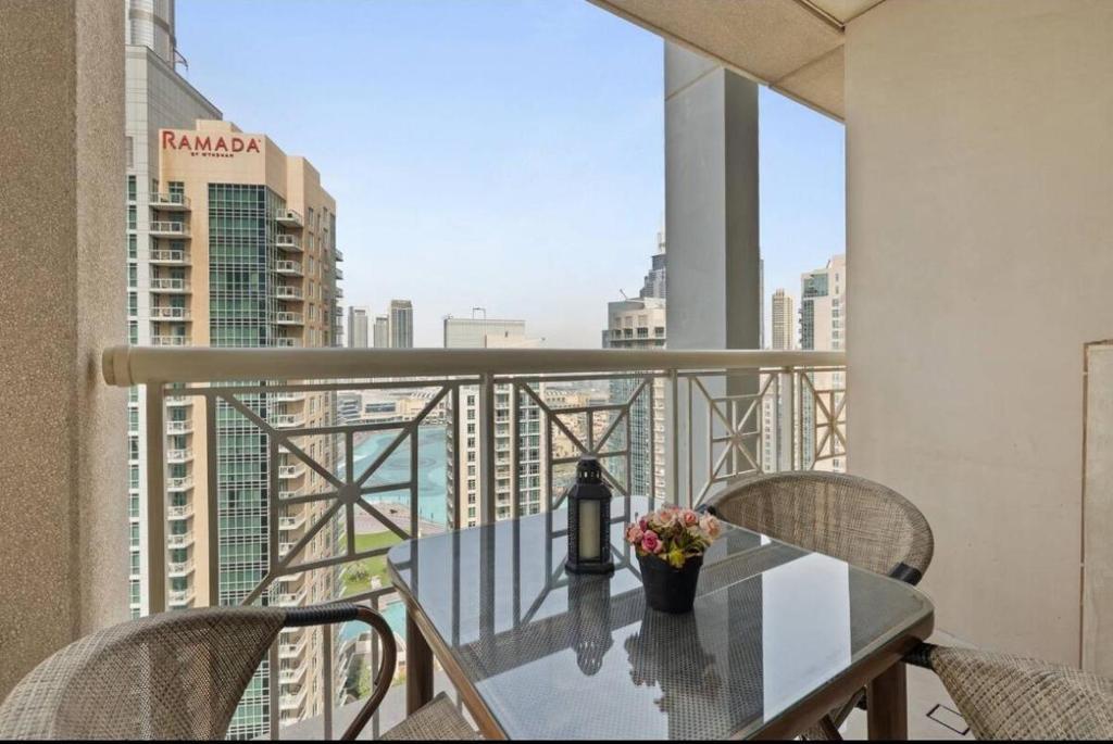 Luxury Burj Khalifa & Fountain View Apartments Steps to Dubai Mall by Simply Comfort